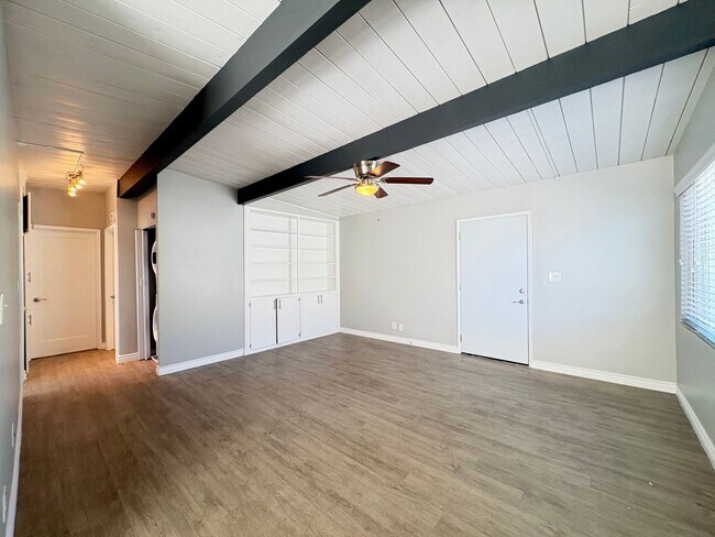 4533 Contour Blvd.