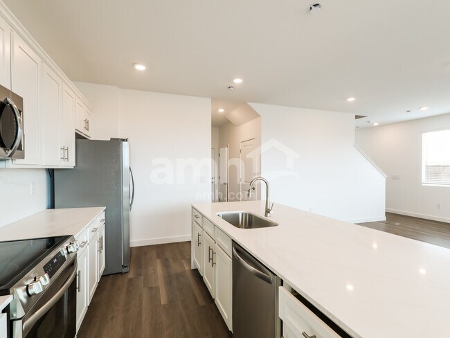 6119 W Calle Lingo