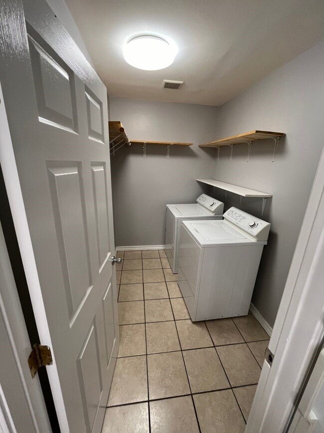 Photo - 4927 Leeland St