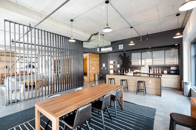 Reservable Club Rooms