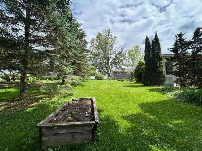 Photo - 1449 Harris St