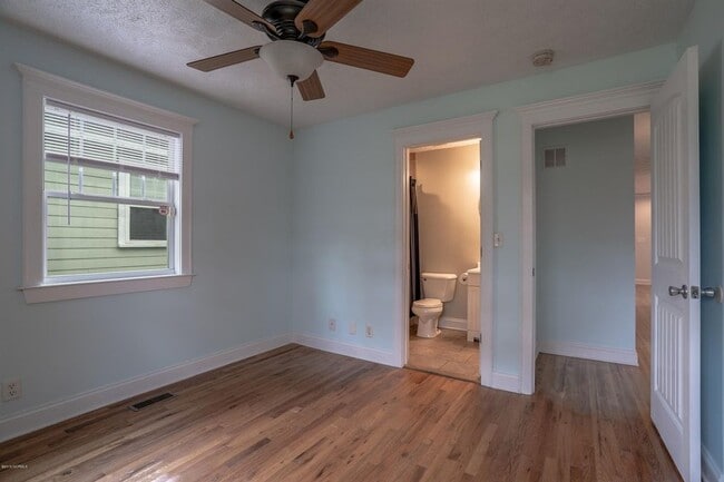 Building Photo - 210 N 10th St