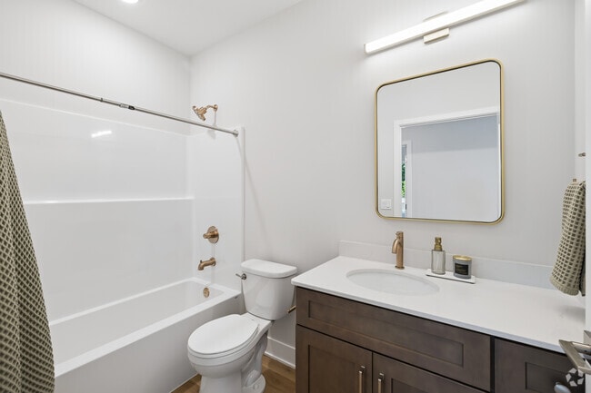 2BR, 2BA - 1,156SF - Bathroom