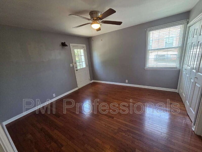 Photo - 218 Walcott Dr