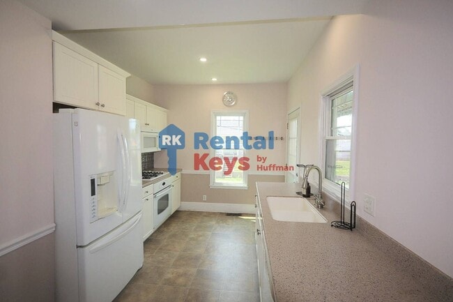 Photo - 2600 N Heidelbach Ave