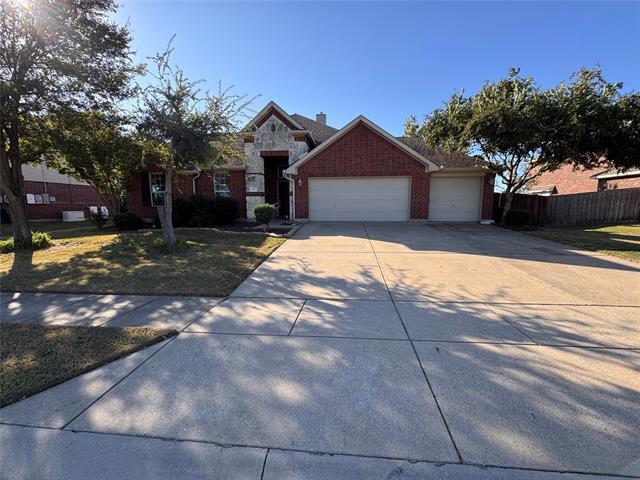 Building Photo - 3011 Clear Springs Dr