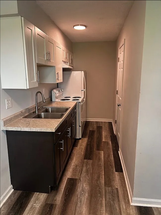 Photo - 388 Elmwood Dr Unit 2