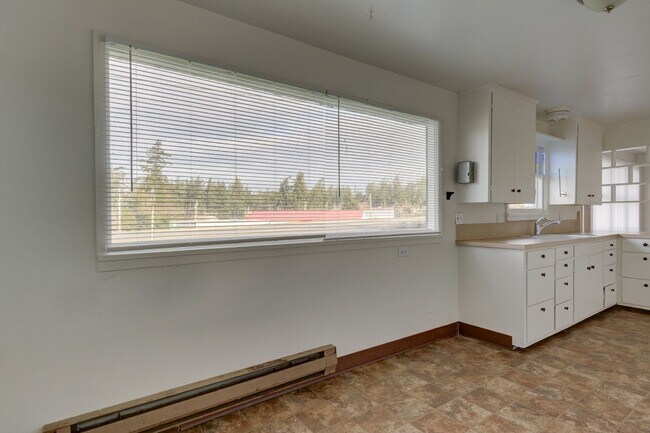 Photo - Single Family 2 bedroom 1 Bath Home