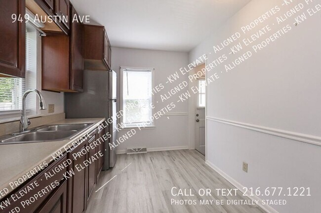 Photo - 949 Austin Ave