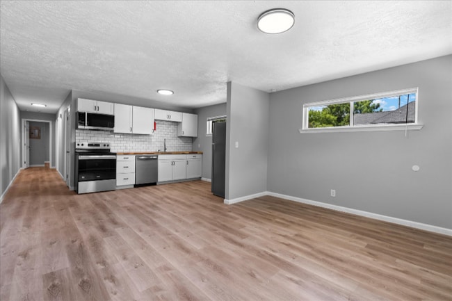 Building Photo - 2306 E 14th St Rental