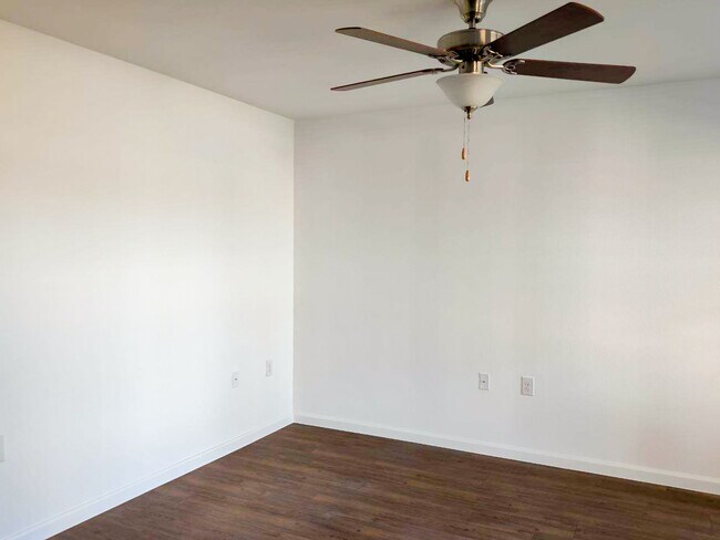 Sala de estar - Hadlee Manor Senior Apartments