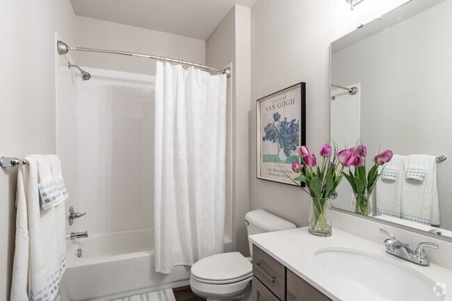 2BR, 2BA - 1,300SF