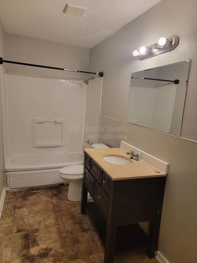 Photo - 1118 Oaklawn St