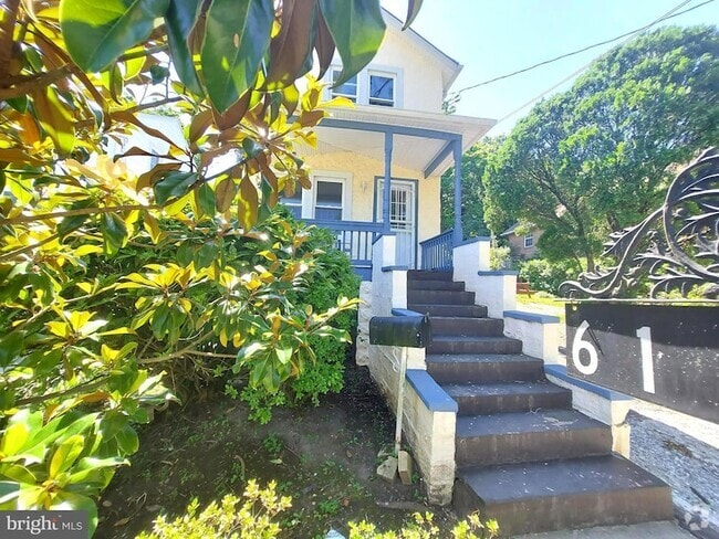 Building Photo - 611 60th Pl Rental