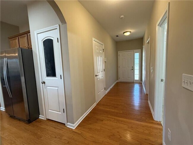 Photo - 314 Pin Oak Ave