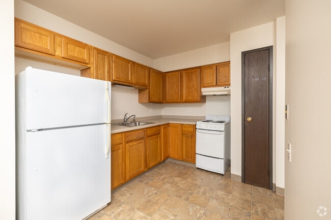 1BR, 1BA - 546SF - Kitchen - Washington Square - 62+ Senior