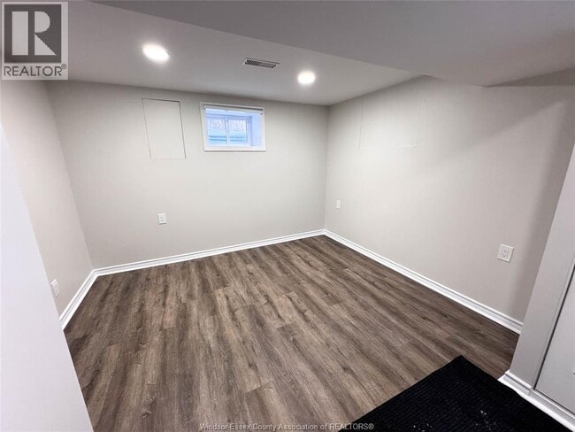 Photo - 1605 Dougall Ave