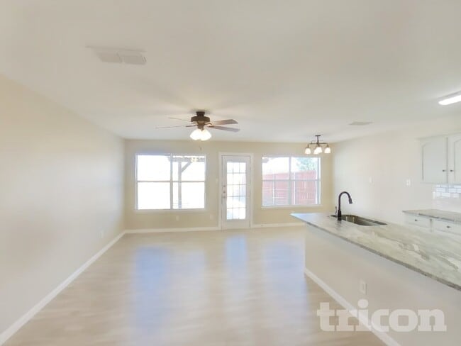 Photo - 1441 Pine Ln