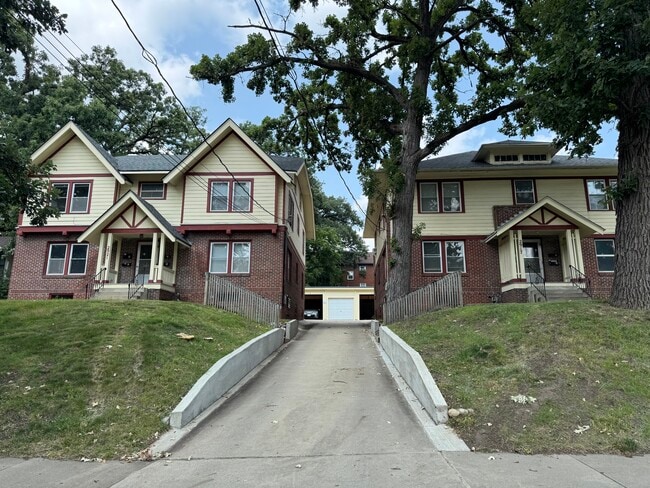 Building Photo - 2921 High St Unit 2917 High Apt.#1