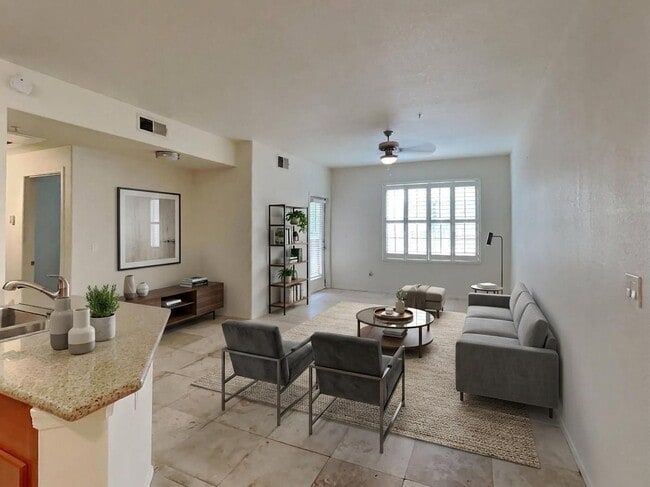 Building Photo - 5302 E Van Buren St Unit 1015