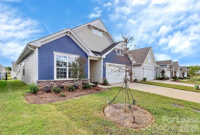 Photo - 148 Pampas Pl