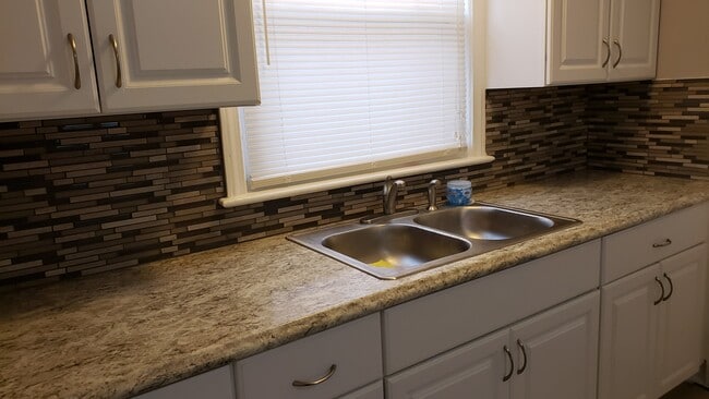 Photo - 13590 Cedar Rd