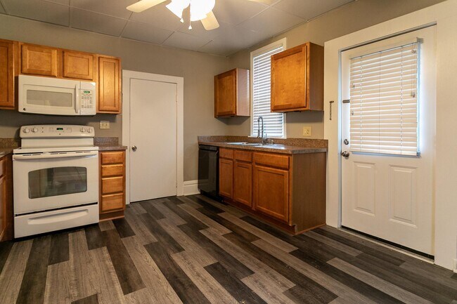 Photo - 1512 Indianola Ave