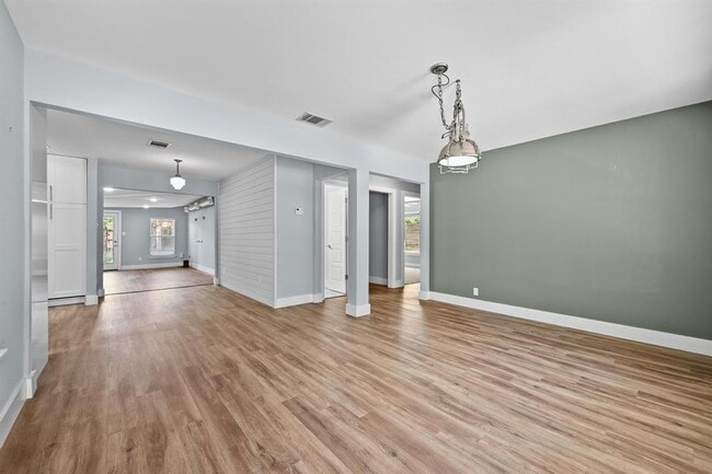 Photo - 3310 Bengston St