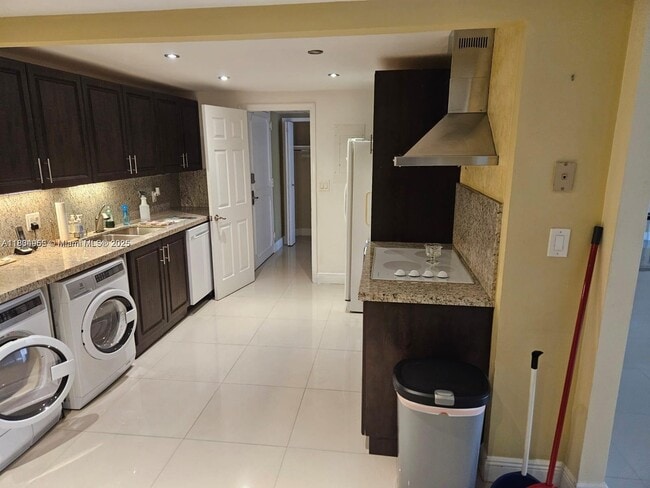 Photo - 1800 NE 114th St Unit 508