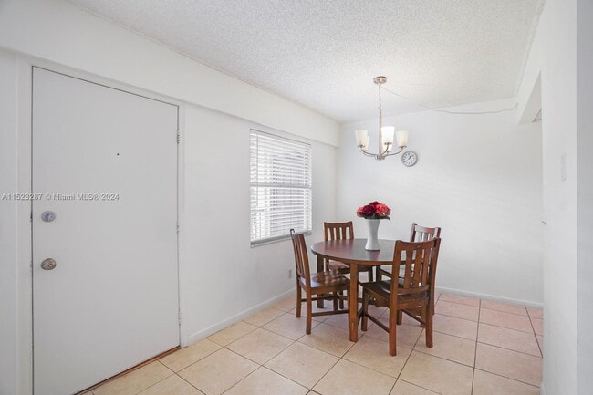 Photo - 151 SW 135th Ter Condominio Unidad 302T