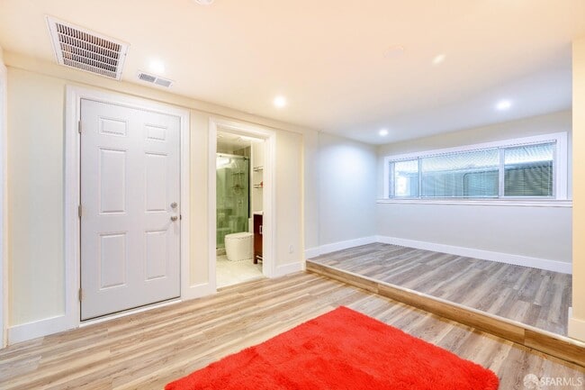 Building Photo - 2371 30th Ave