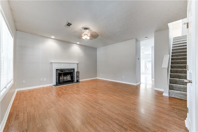 Photo - 4768 Sylvan St