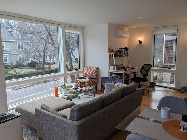 Building Photo - WOW!!!!  GREAT BROOKLINE STUDIO WITH NO BROKER FEE AVAILABLE 9/1