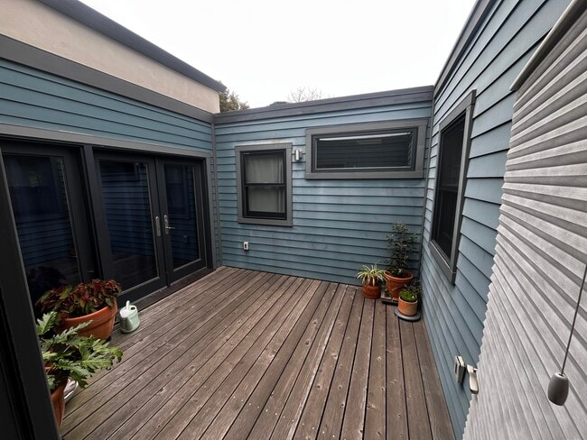 Photo - 721 Pomona Ave Unit Modern, Light-Filled