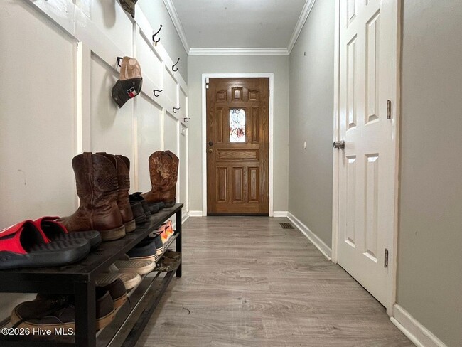 Photo - 8879 Cliffdale Rd