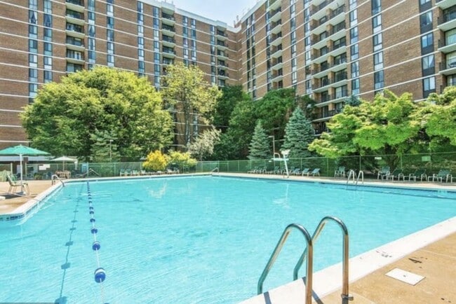Photo - 2300 Pimmit Dr Unit 1207