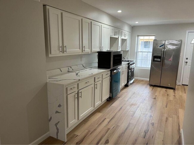 Building Photo - 31 N Curley St Rental