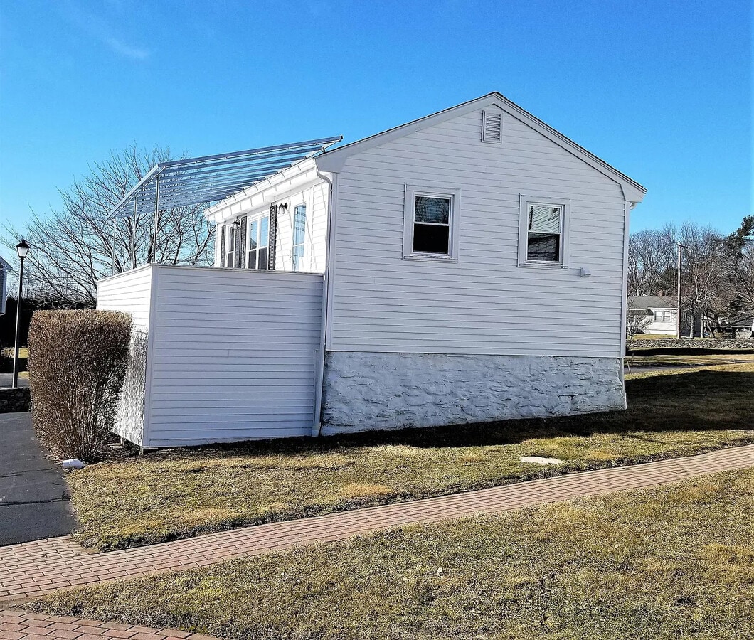 Photo - 20 Statue Way