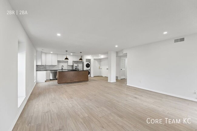Photo - 2900 W 53rd St Unit 214