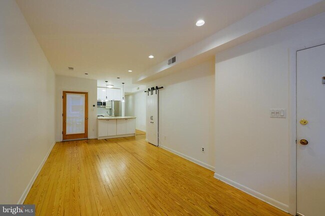 Building Photo - 1771 Swann St NW Unit 1 - GROUND FLOOR