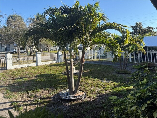 Photo - 1350 NE 134th St