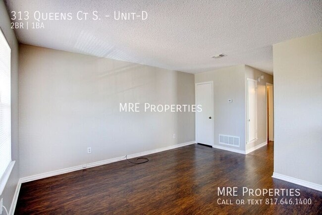 313 Queens Ct S Unit -D