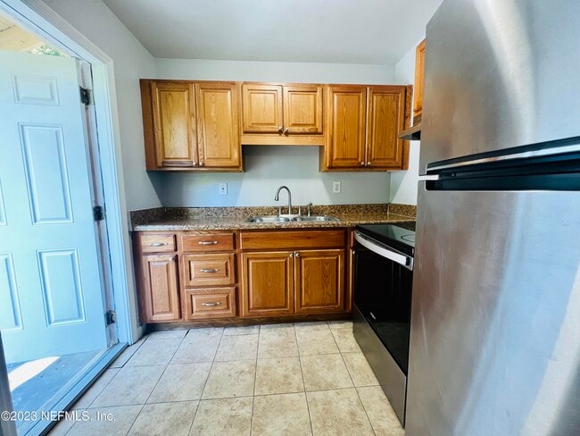 Photo - 2105 Kingswood Rd