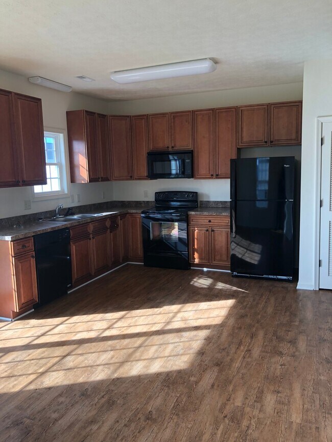 3 Bedroom, 2.5 Bath Two Level Townhouse House Rental in Harrisonburg