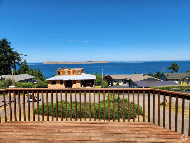 Building Photo - Beautiful water view home in Diamond Point...