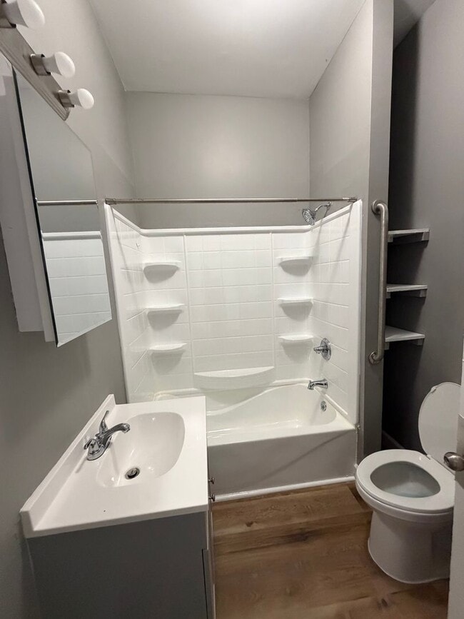 Photo - New in DuQuoin!