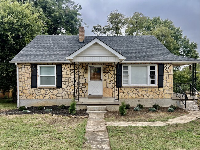 Front of home - 5904 Maxon Ave House