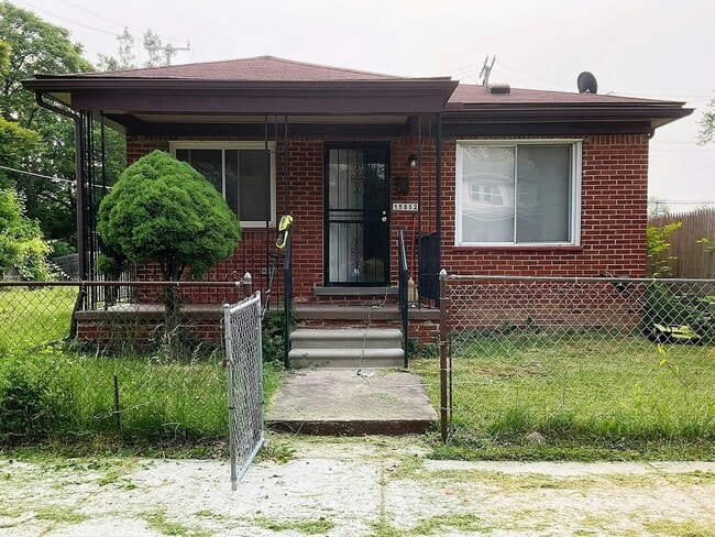 Photo - 15852 Wabash St House