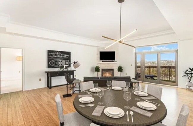 Luxury 2-Bedroom Condo with Downtown Views... - Luxury 2-Bedroom Condo with Downtown Views...