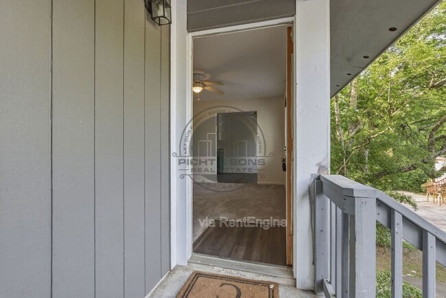 Photo - 713 Pointe Ct